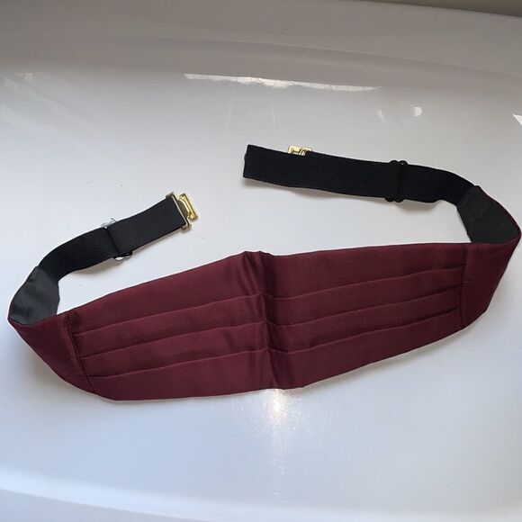 Maroon satin cummerbund - Picture 2 of 4